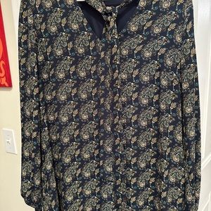 DR2 blue with paisley print mini dress with v-neck with tie. Size M.